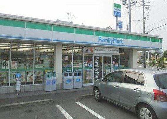 ファミリーマー...