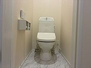 2階トイレ温水洗浄付きトイレです◎