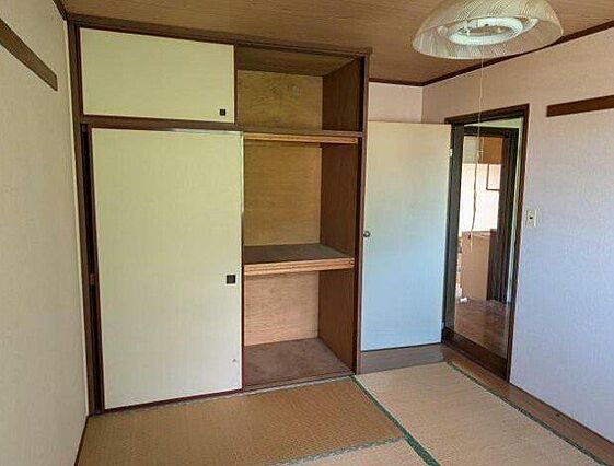 押入は物をしっ...