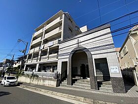 パークハイツアイリス1号館  ｜ 大阪府吹田市江坂町５丁目8番4号（賃貸マンション3LDK・1階・66.82㎡） その1