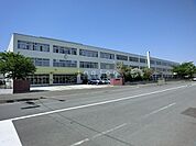 札幌市立前田中学校 2264m