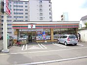 セブンイレブン札幌平岸2条7丁目店 235m
