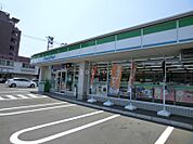 ファミリーマート札幌旭町7丁目店 248m