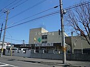 東山小学校 766m