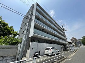 大阪府吹田市山田東４丁目17番30号（賃貸マンション2LDK・2階・61.00㎡） その1