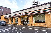 セブンイレブン札幌南円山店 70m