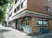 セブンイレブン札幌南5条東店 37m