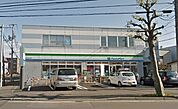 ファミリーマート札幌平岸3条店 382m
