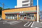 セブンイレブン札幌南平岸店 45m