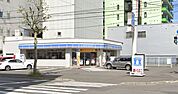 ローソン札幌南6条西七丁目店 51m