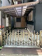 門扉付きの駐車場です。