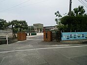 佐賀市立勧興小学校 徒歩9分。 660m