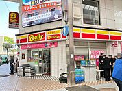 デイリーヤマザキ佐世保栄町店 徒歩3分。 180m