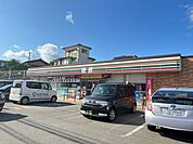 セブンイレブン佐世保天神店 徒歩10分。 740m