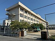 福山市立東中学校・二学期制・冷暖房なし・ツインテール不可・校庭開放あり（週1以下） 2080m