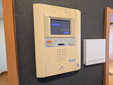 ◆来訪者の姿を確認できる安心のモニターホン