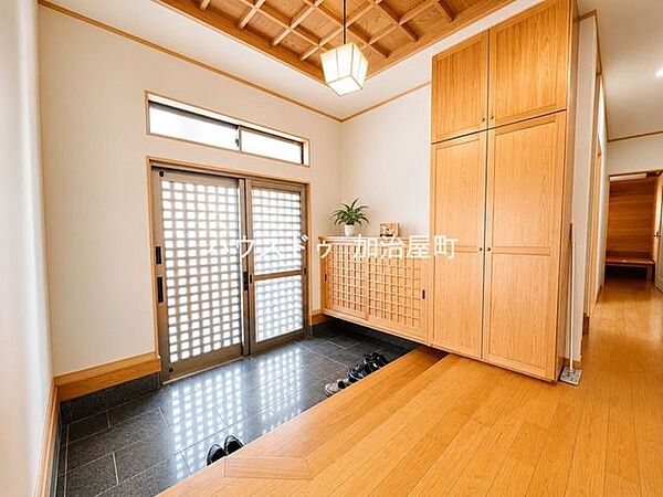 玄関を拡大表示