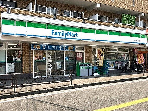 ファミリーマー...