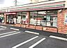 周辺：セブンイレブン三郷戸ケ崎2丁目店 徒歩8分。 620m