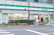 ファミリーマート千住警察署前店 徒歩3分。 190m