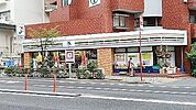 セブンイレブン南池袋3丁目店 徒歩1分。 60m