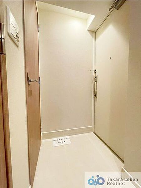 玄関を拡大表示