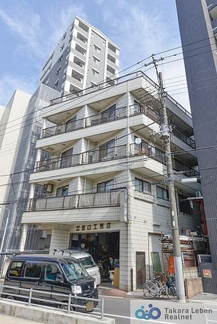 綺麗に整備された通りです。