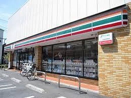 セブンイレブン足立東綾瀬3丁目店 徒歩4分。 270m