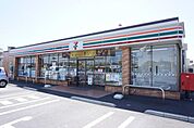 セブンイレブン草加谷塚上町店 徒歩6分。 470m