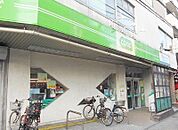 コープ白山店 徒歩8分。 570m