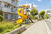 谷端川南緑道 徒歩4分。 290m