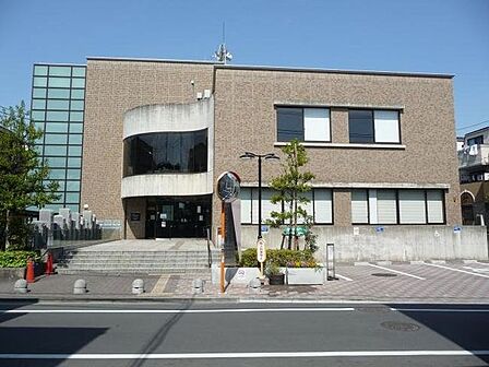 北区立豊島図書館 徒歩11分。 870m