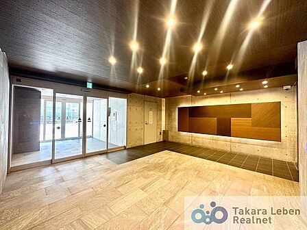 広々とした高級感溢れるエントランスが、ワンランク上の生活をお約束致します。