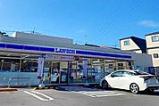 ローソン足立西新井五丁目店 徒歩2分。 110m