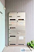 不在時の荷物の受け取りに便利な宅配ボックス。再配達依頼時の休日の時間の拘束から解放されます。