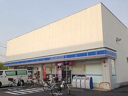 ローソン足立梅島二丁目店 徒歩3分。 230m