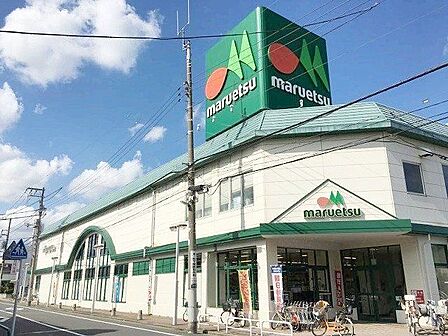 マルエツ西新井店 徒歩8分。 610m