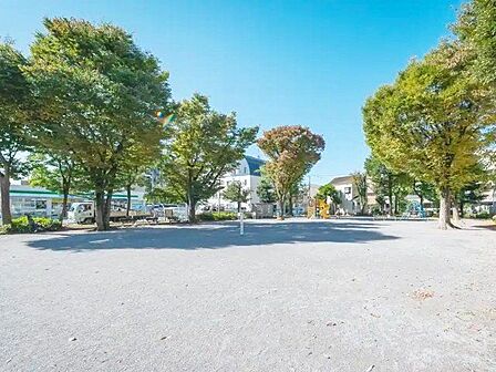 袋橋公園 徒歩3分。 180m