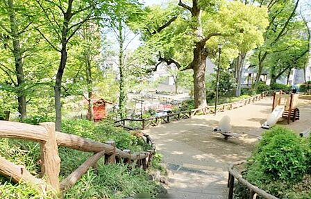 文京区立須藤公園 徒歩10分。 760m