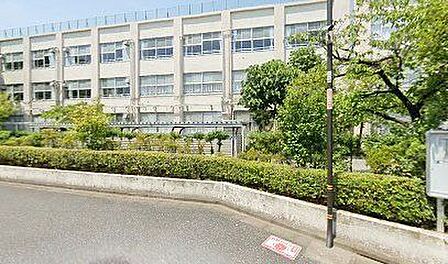 足立区立青井中学校 徒歩7分。 550m