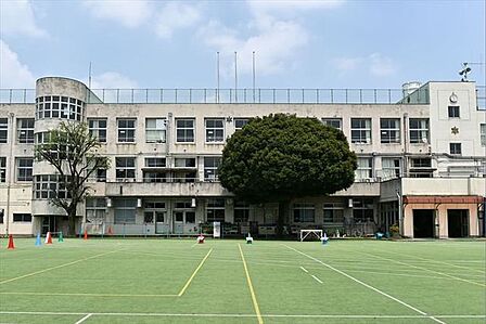 文京区立小日向台町小学校 徒歩4分。 320m