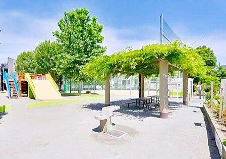 梅田公園 徒歩20分。 1590m