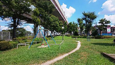 川端第一公園 徒歩4分。 260m