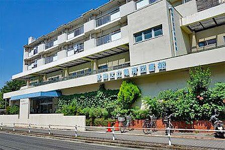 葛飾区立亀有図書館 徒歩8分。 590m
