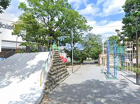 赤羽公園 徒歩6分。 440m