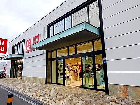 ベルクス草加松原店 徒歩8分。 600m