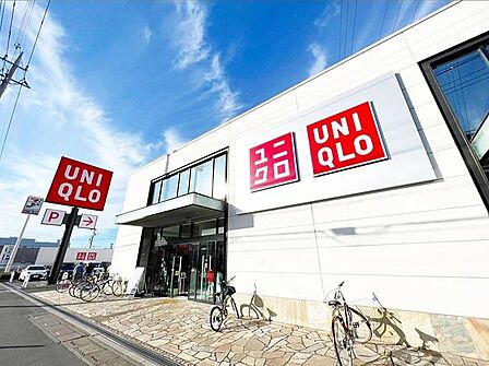 スギ薬局草加店 徒歩2分。 90m