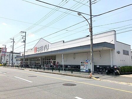 西友足立島根店 徒歩6分。 450m