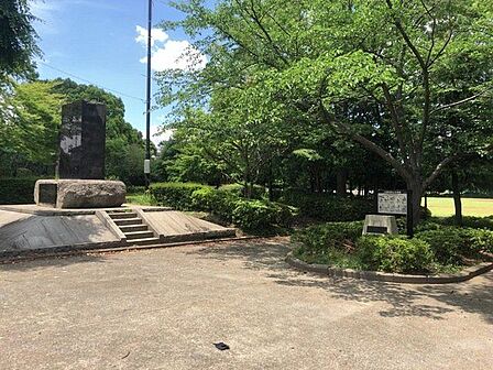 六実中央公園 徒歩26分。 2020m
