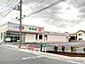周辺：ドラッグセイムス三郷戸ヶ崎2丁目店 徒歩10分。 730m